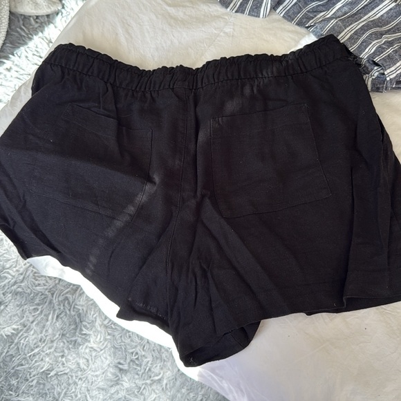 gap shorts - Picture 3 of 4